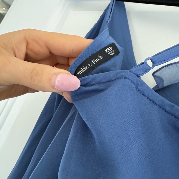 Blue Abercrombie Maxi Dress - Picture 5 of 5